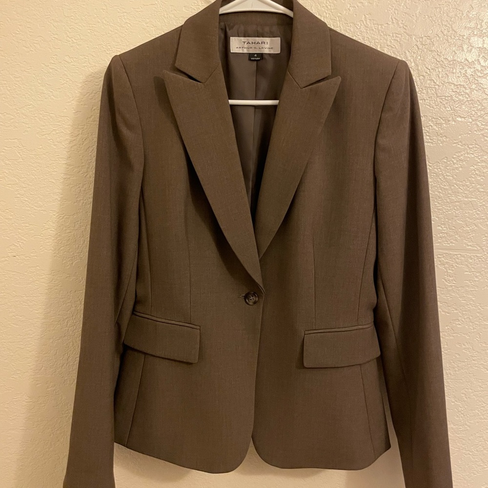 Women’s Tahari Blazer